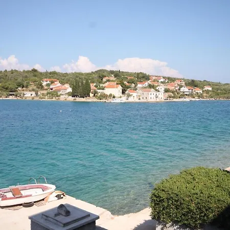 And By The Sea Luka, Dugi Otok - 441 Гостевой дом 2*